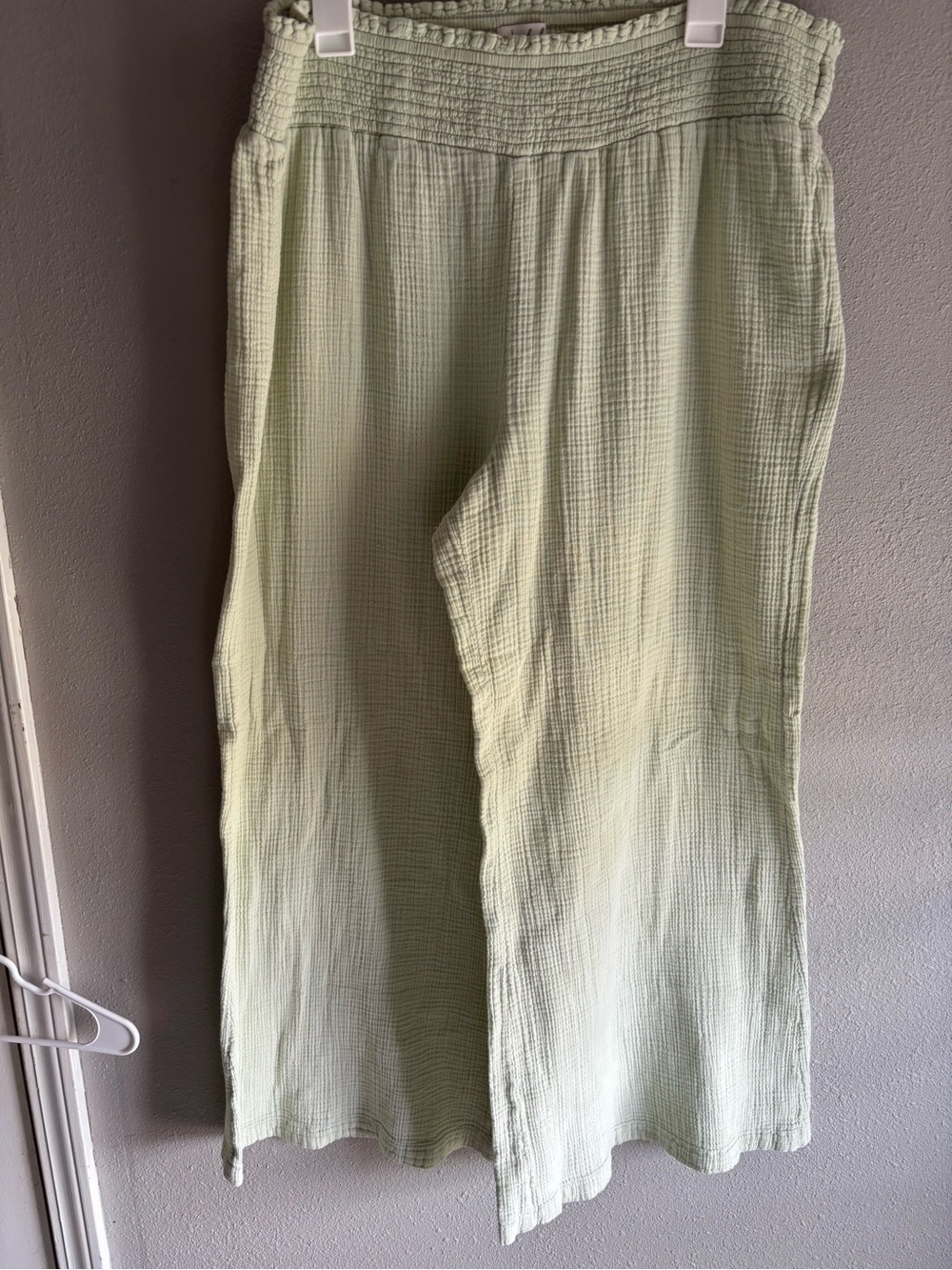 Wonderly Light Green Wide-Leg Cotton Gauze Joggers